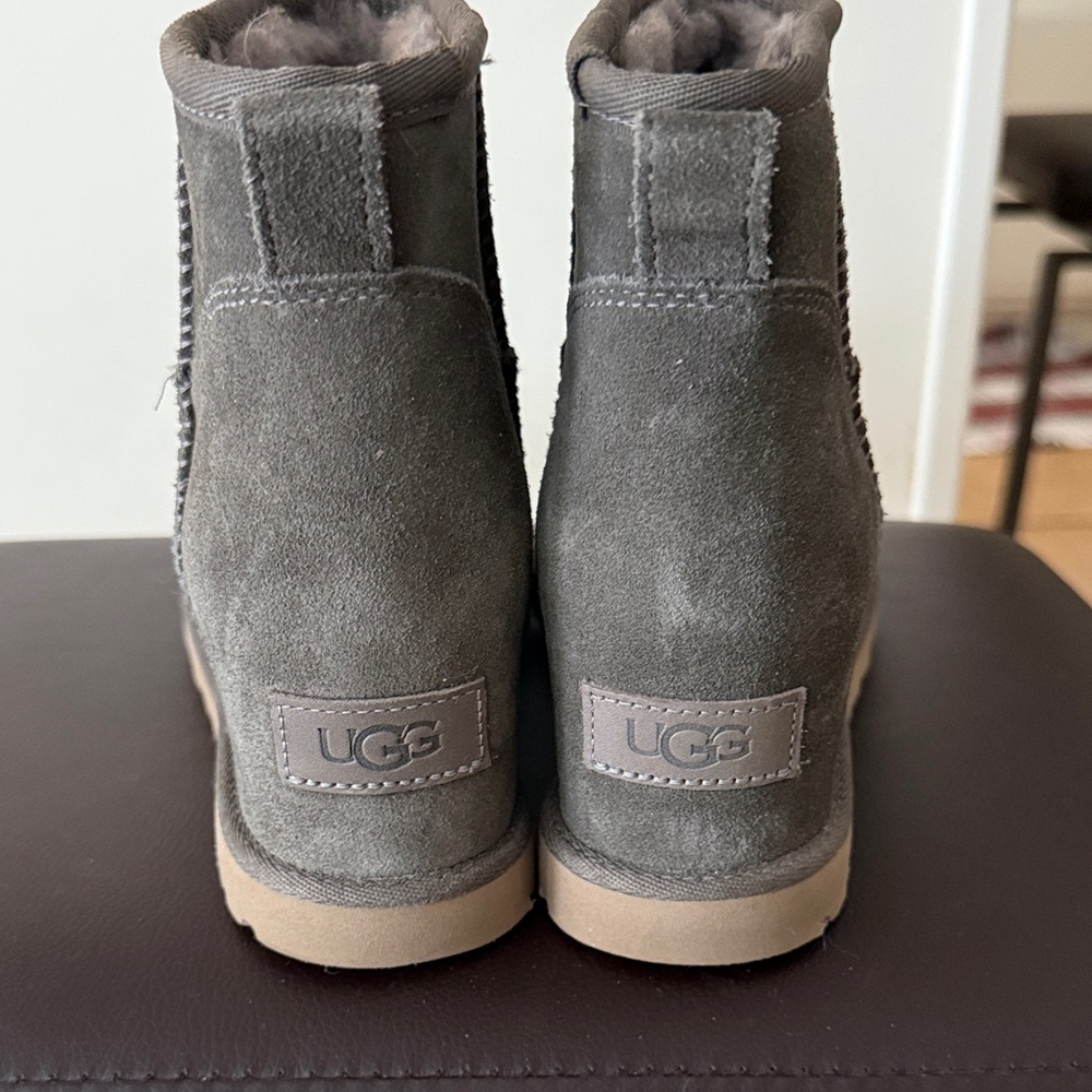 UGG Charcoal femme mini boots